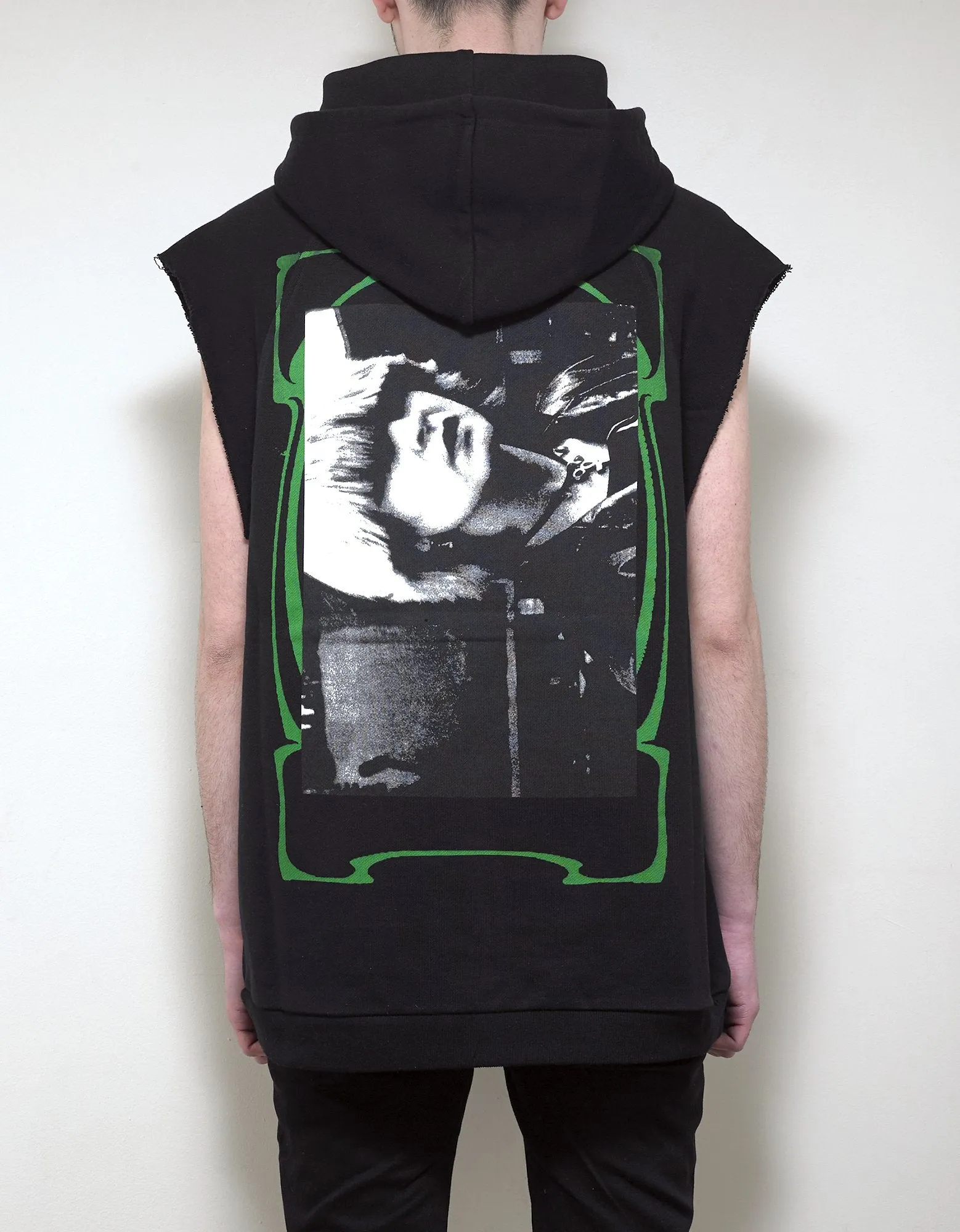 Black Sleeveless Print Hoodie