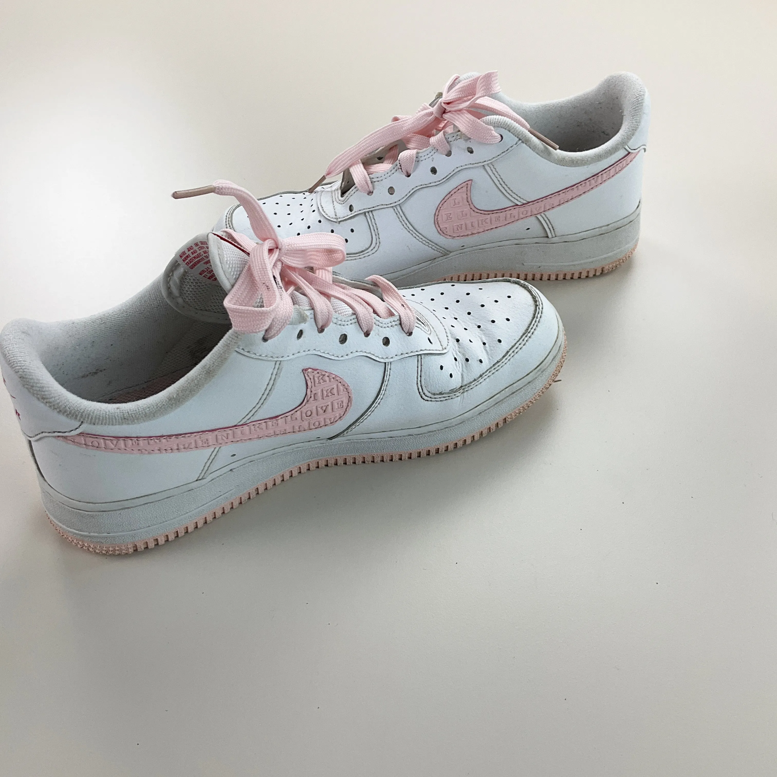 Nike Air Force 1 Low 'Valentine's Day 2022' Sneaker - EUR42