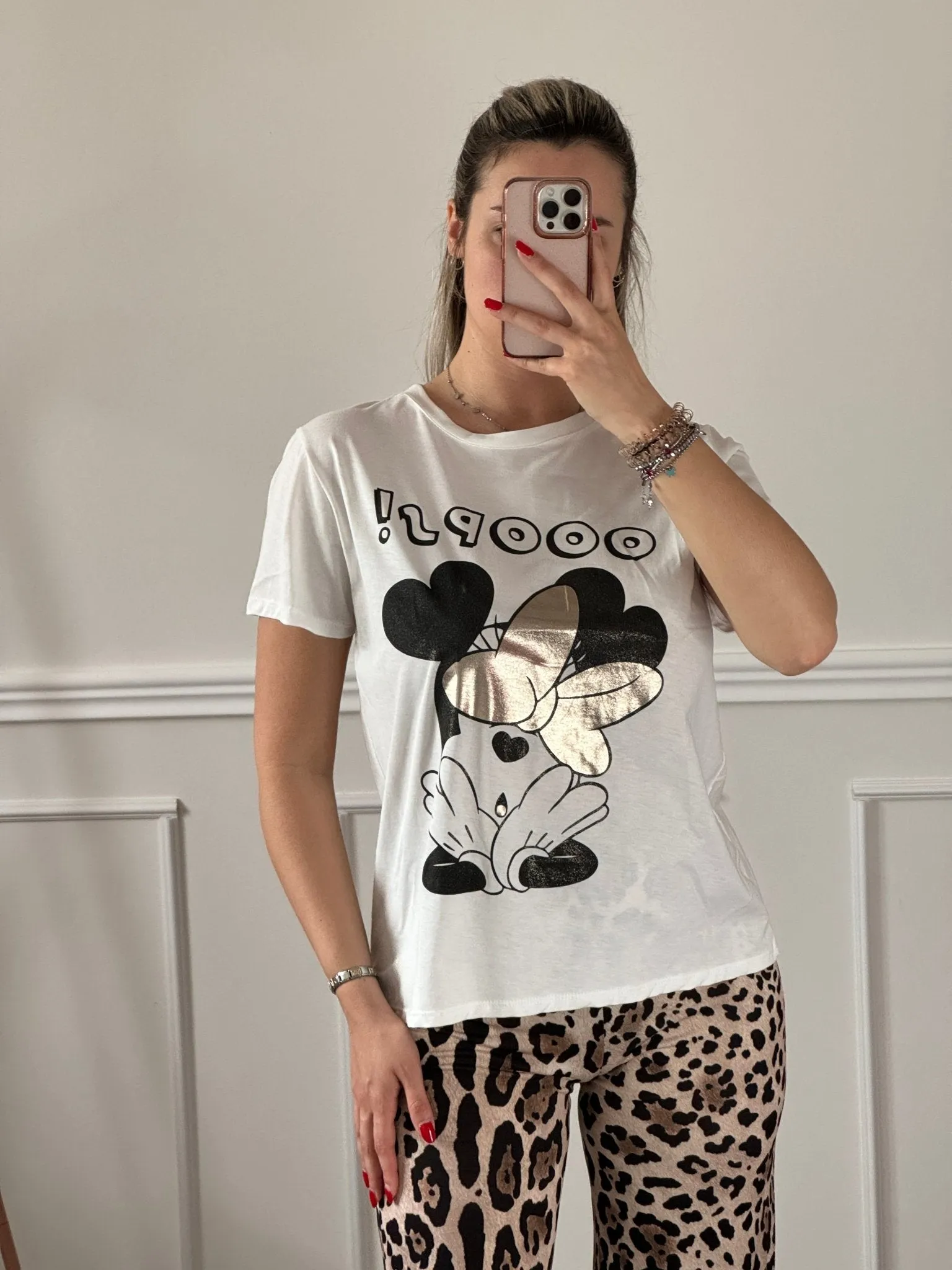 T-shirt bianca con stampa laminata Minnie