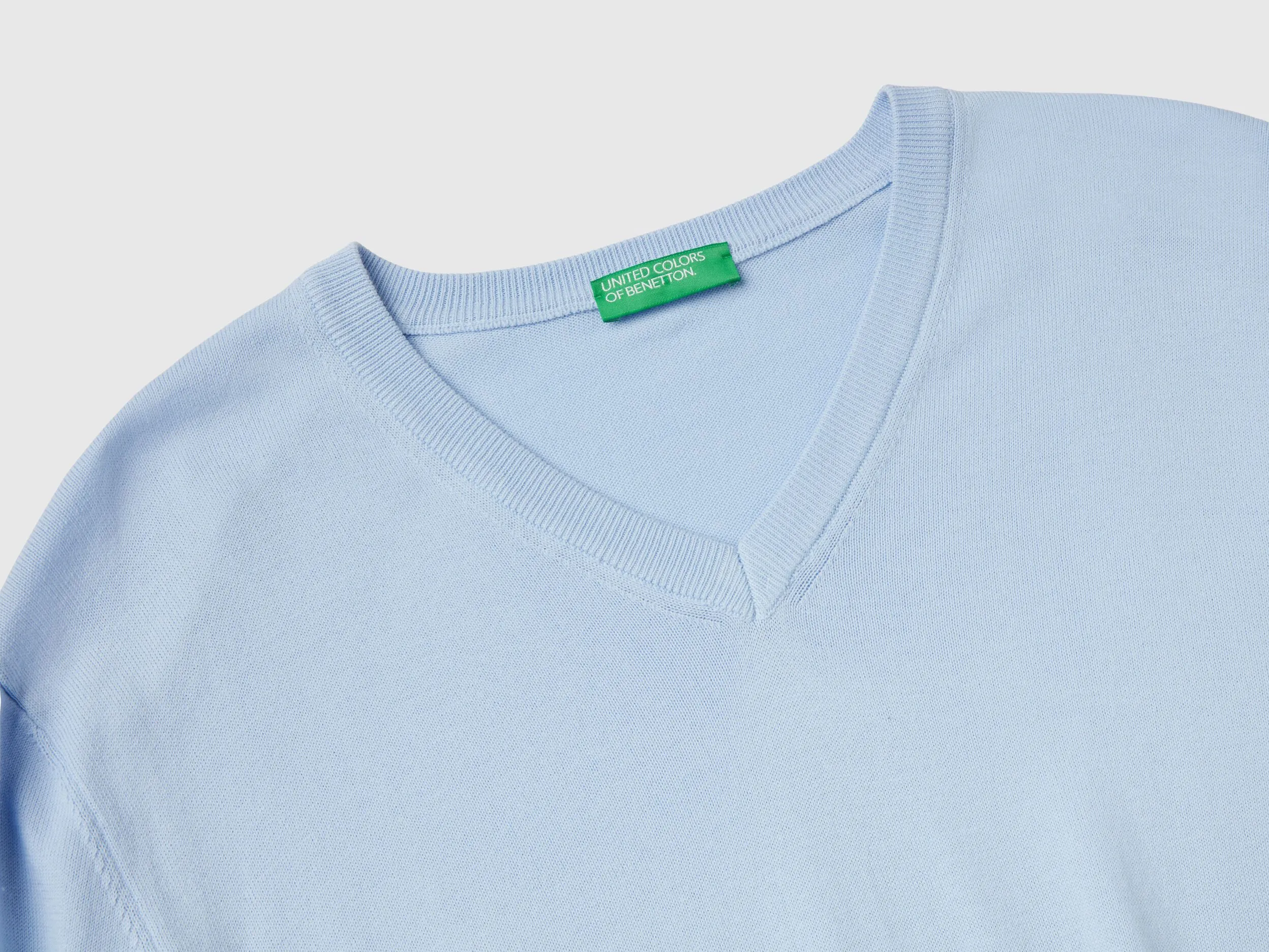 V-neck sweater in pure cotton - Sky Blue | Benetton